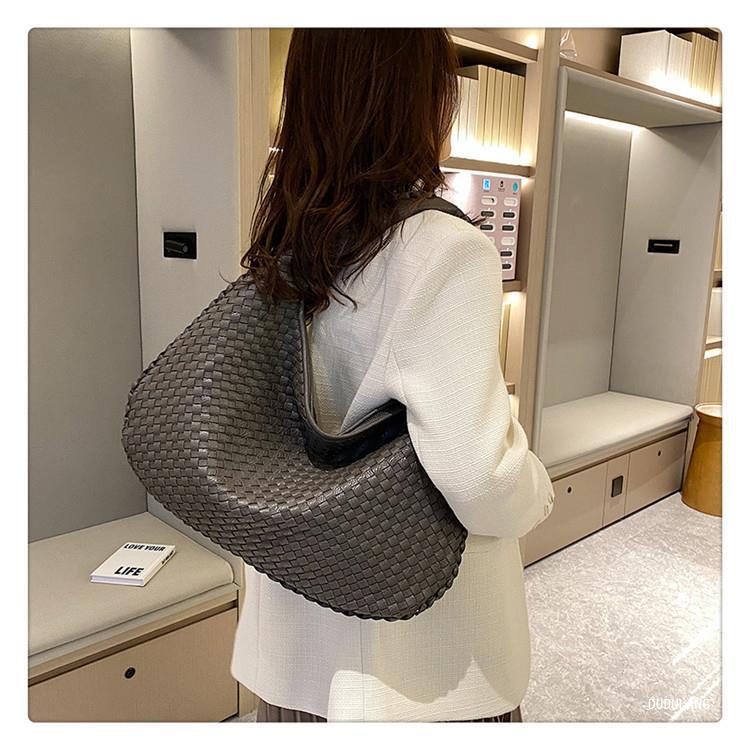 Vicky | Trendy Braided Handbag
